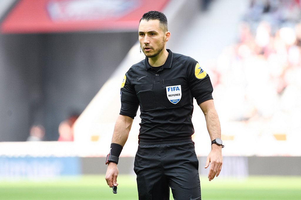 LigASM_'s tweet photo. L’AS Monaco s’est montré surpris quant à la nomination de Jérémie Pignard à la VAR pour la rencontre face à l’OM dimanche au Vélodrome. 

Pour rappel, il avait occupé le même rôle lors du Derby face à Nice il y a quelques semaines avec à minima un penalty « oublié ». 

🗞️ @lequipe

Le dernier OM - Monaco était également, rappelons le, un scandale sans nom la saison passée, arbitré par W. Delajod.