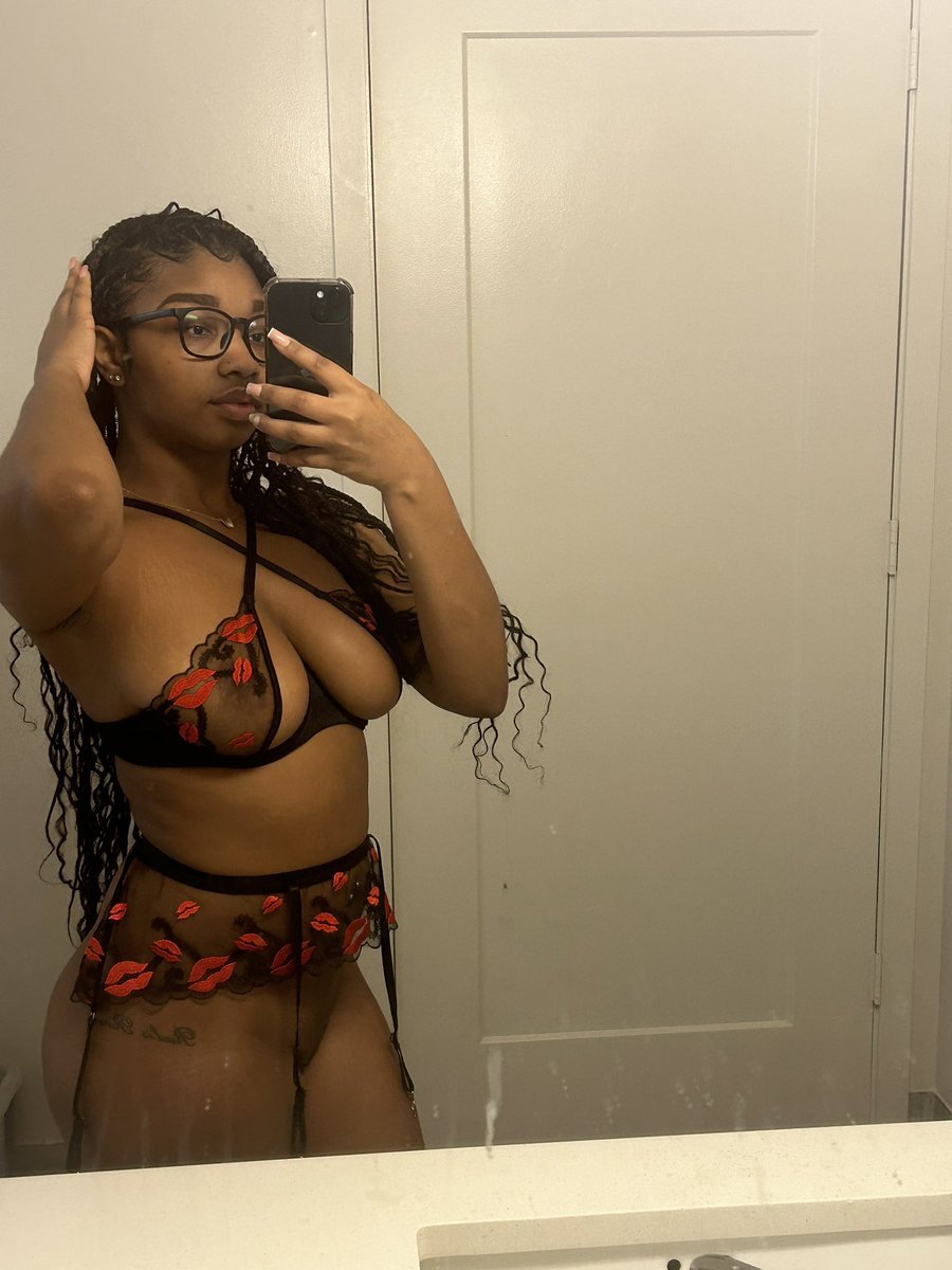Toospicy_Shey's tweet photo. DM for a FaceTime session on Imessage🌝💕

#nsfw #nsfwtw #nsfutwt #horny #pussy
#ass #latina #young #teen #teens #dickrates #dickrate #taboo #taboocontent #femdom #tabookink #public #candid #ageplay. #agegap #agekink https://t.co/cRSZvKUgkj