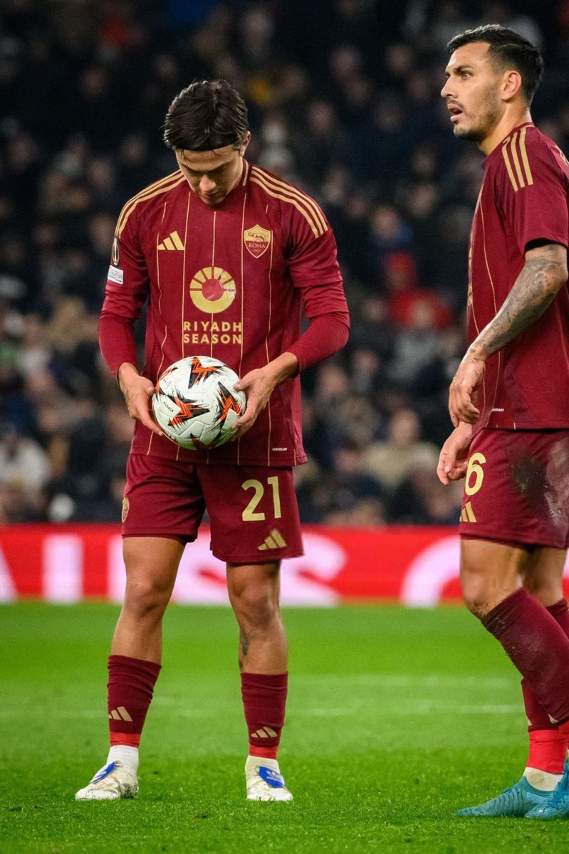 frances14372469's tweet photo. Paulo el Football #Dybala 💎🇦🇷

#PD21 #TottenhamRoma #Football https://t.co/18D3PWad91