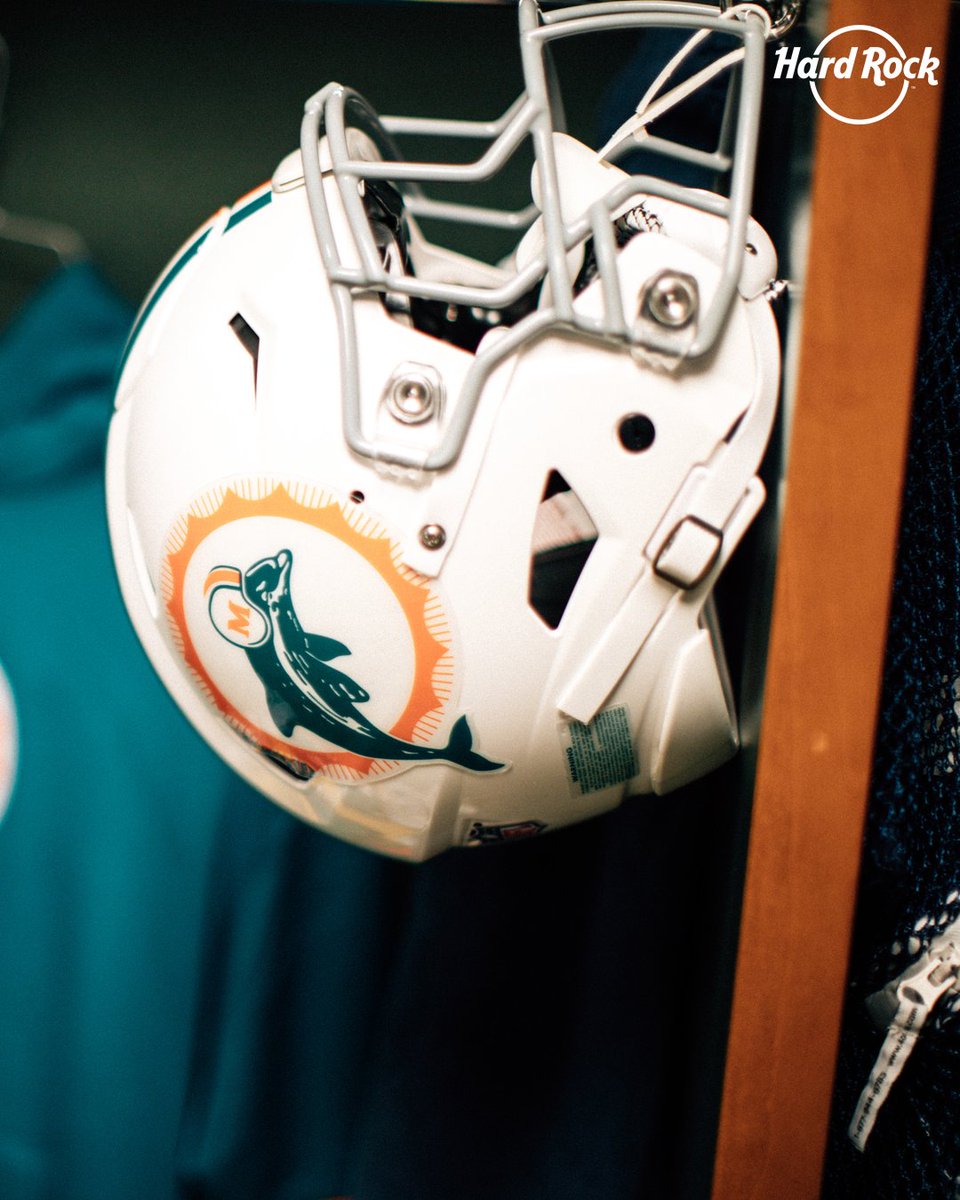 MiamiDolphins's tweet photo. Thanksgiving throwback fits 👕 https://t.co/rp1oPcm6LJ