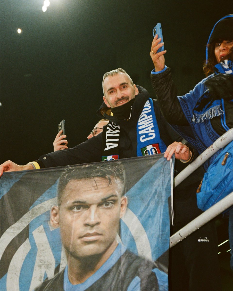 Inter_jp's tweet photo. チャンピオンズリーグの夜🖤💙🎞️
#ForzaInter #InterRBL #UCL https://t.co/m5926vvzB0