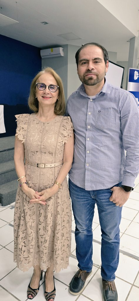 flakko_30's tweet photo. Un placer coincidir nuevamente Dra. @OfeliaAngulo_ ahora en el @TecNMLosMochis, con motivo al Congreso Internacional de Humanidades, Ciencia, Tecnología e Innovación. 
#CONIHCTI
#Innovarparatrascender
#TecNm https://t.co/tk20fAVCDN