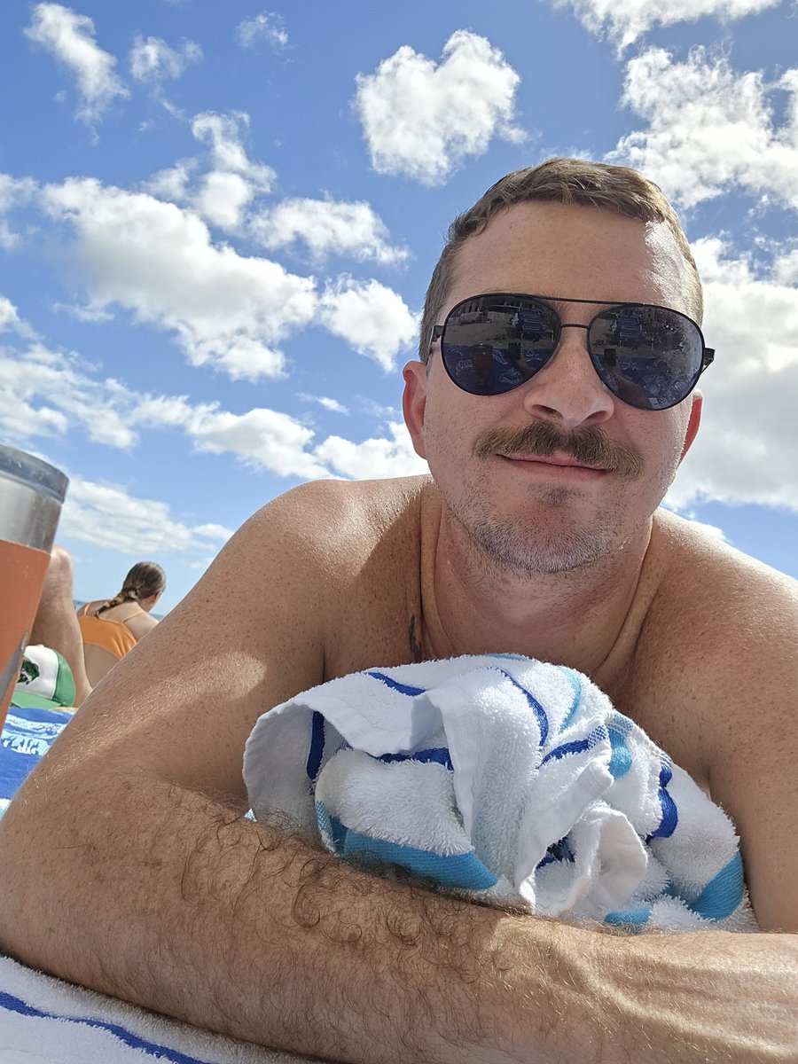 Can't beat a Thanksgiving at the beach. #Thankful for the sun, sand, and good vibes 🤙