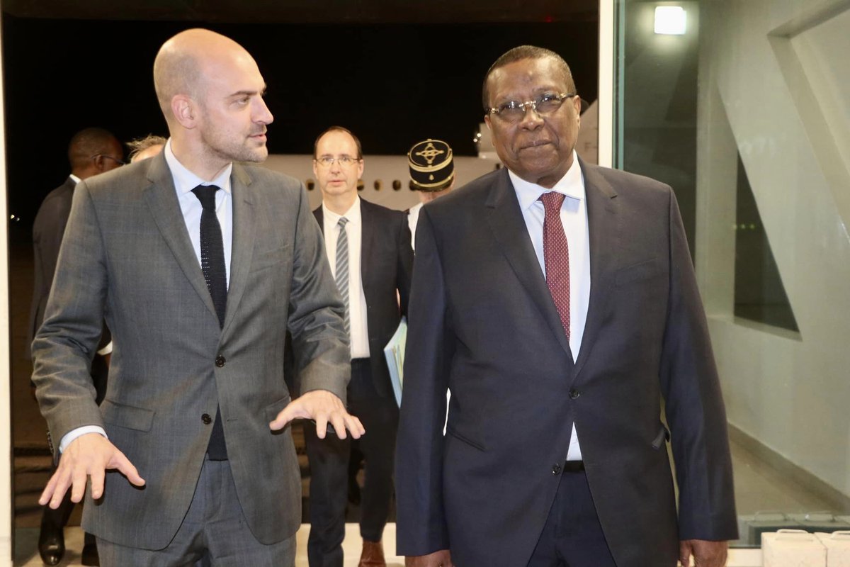#France #Diplomatie Quelques heures seulement après la visite du ministre français des Affaires étrangères, Jean-Noël Barrot, à N'Djamena, le Tchad déclare mettre un terme à ses accords de coopération en matière de défense avec la France.