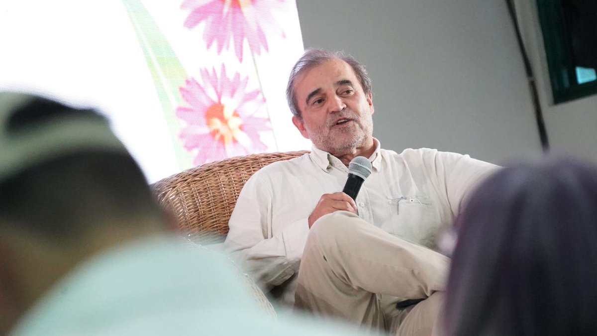 <a href="/gobernavaupes/">gobernaciondelvaupes</a> <a href="/Alfredo_G0ber/">Alfredo Gutiérrez Gobernador</a> "Estamos convencidos de que la mejor manera de proteger la biodiversidad es conocerla y aprovecharla de manera sostenible a través del turismo y la bioeconomía, creando productos derivados de la naturaleza que puedan ser comercializados", <a href="/oruedag/">Oscar Rueda García</a>, director de turismo sostenible