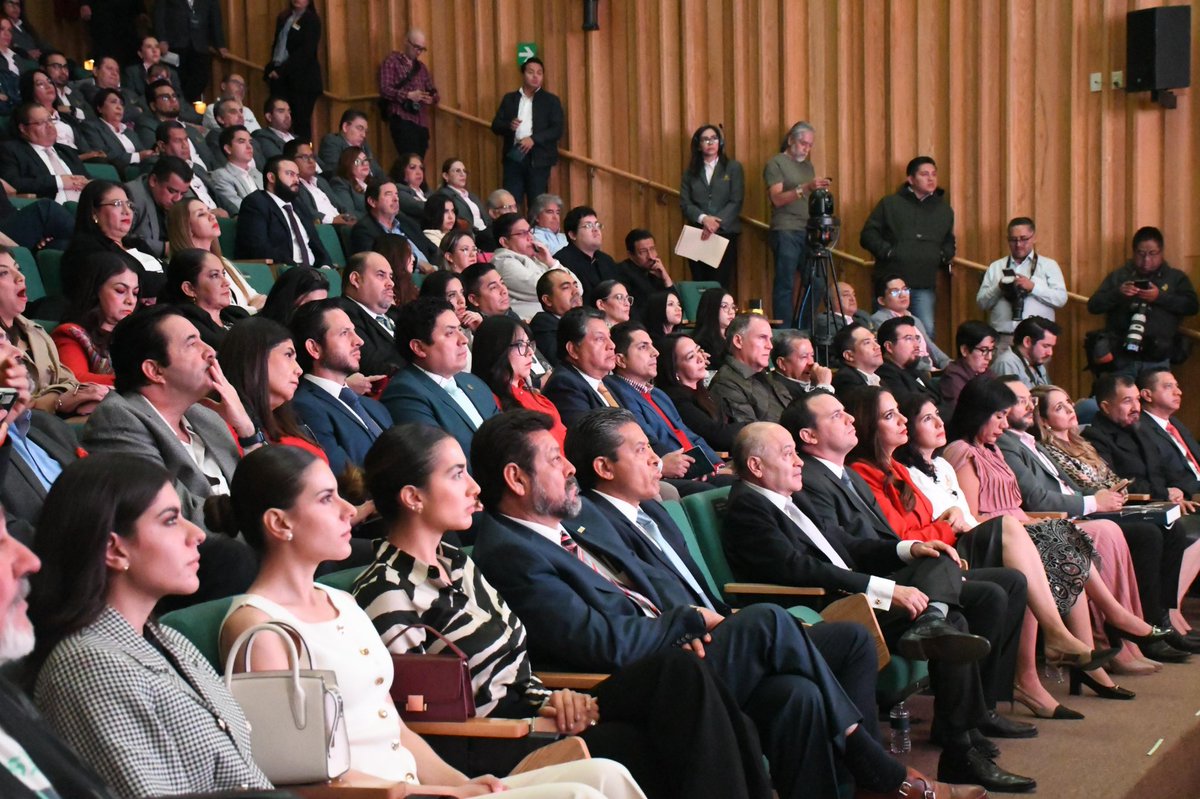 PRODHEG (@prodheg) on Twitter photo Felicitamos al equipo del <a href="/TEEGTO/">Tribunal Estatal Electoral de Guanajuato</a> por la rendición de su Informe de Labores 2024.
Su ardua labor se ve reflejada en la protección de los derechos político-electorales en #GTO. Felicitamos al equipo del <a href="/TEEGTO/">Tribunal Estatal Electoral de Guanajuato</a> por la rendición de su Informe de Labores 2024.
Su ardua labor se ve reflejada en la protección de los derechos político-electorales en #GTO.