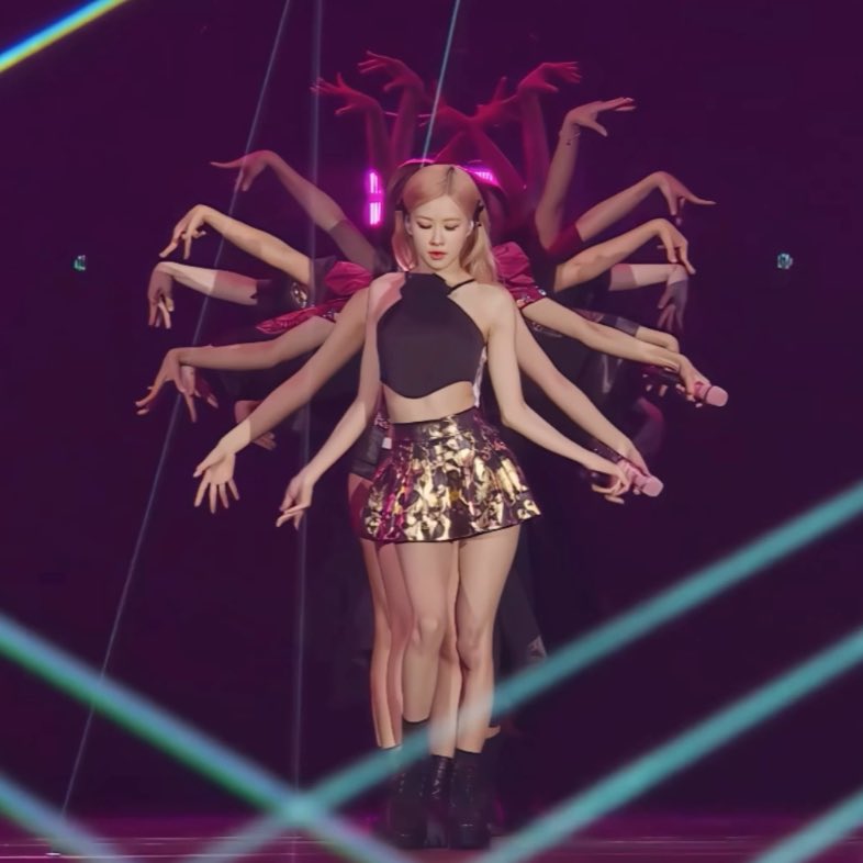 bIackpinkloops's tweet photo. rt and reply: 

ROSÉ AU GALA DES PIÈCES JAUNES
#GalaDesPiècesJaunes2025
#ROSÉ

 https://t.co/zzeJ2WoX5p