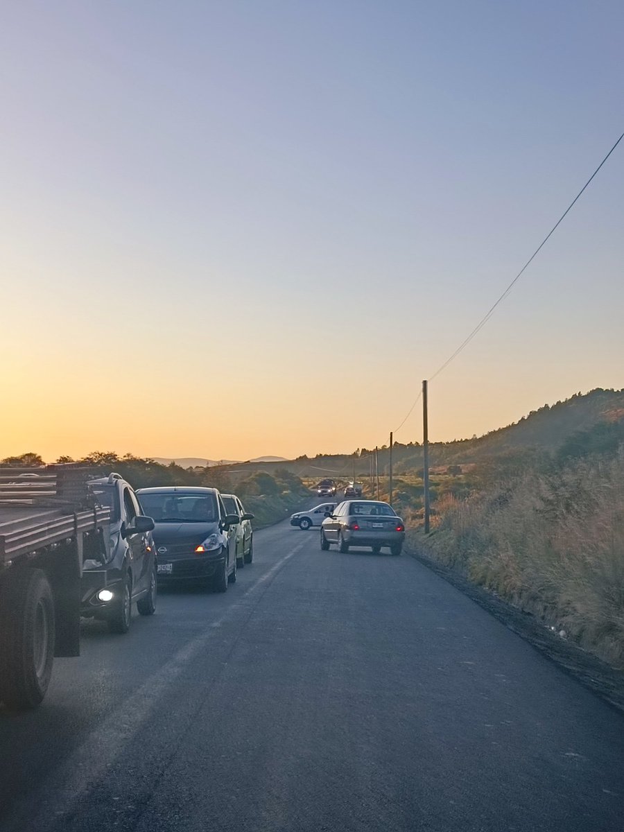 Mr_Civico's tweet image. #UltimoMinuto

Están asaltando porfavor alguien que ayude porfavor 🚨

Vengo regresando, cortaron cartucho traen armas largas 👇🏻

@GN_MEXICO_
@GN_Carreteras