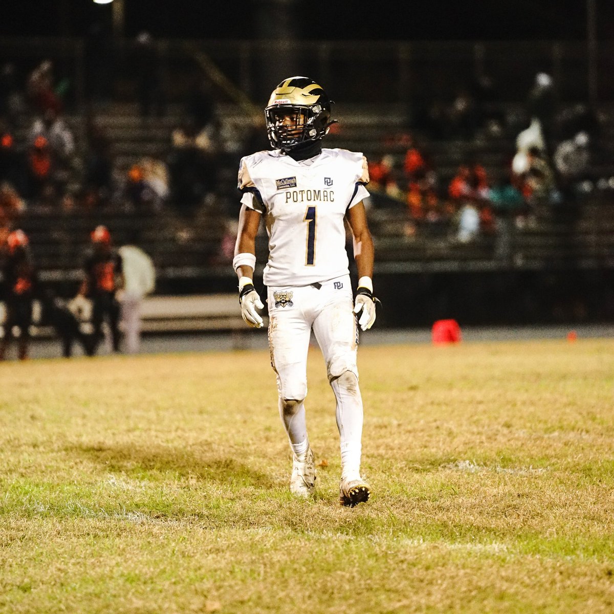 the_only_cari's tweet photo. Junior Year Highlights!
@CoachBanks__ @TyTobias_ @PotomacFB 
co'26
Defensive/Offensive ATH

40 tackles.               320 rush yrds
35 solo tackles.      4 rush TD's
3 PBU.                        1 receiving TD
2 Forced Fumbles   4 2pts
1 recovered
https://t.co/3n08o8FSb3 https://t.co/4Lyf3AxLde