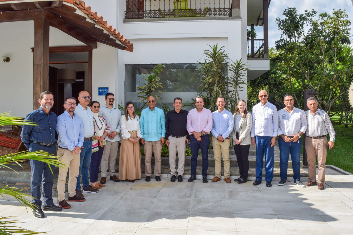 QuebecColombia's tweet photo. 🌱☕ Desde el Eje Cafetero, la Oficina de Québec dialogó con la Gobernación del Quindío sobre su proyección como región turística y agroindustrial, el bilingüismo educativo y el Paisaje Cultural Cafetero.

Gracias a @Uniquindio, @AcodresQuindio  por esta cálida bienvenida 🌎✨ https://t.co/RTo0cp8OoP