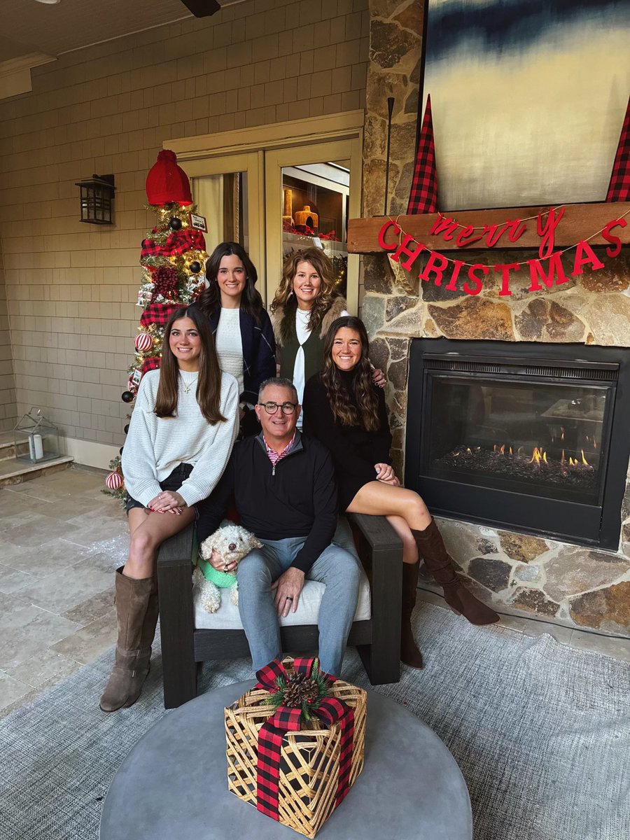 Serving looks &amp; 🦃 
#famgoals 🍁 🔥