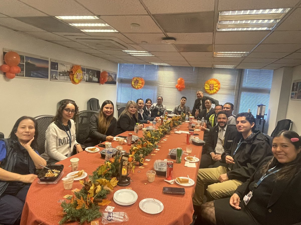 JoseDeGallardo's tweet photo. Happy Thanksgiving to all United family from MEX. Very thankful for the incredible work of MEX team. 
Hard work, positive attitude, safety commitment and friendly customer service delivery every year, all year. #WeAreUnited https://t.co/Igb5Js9h2E