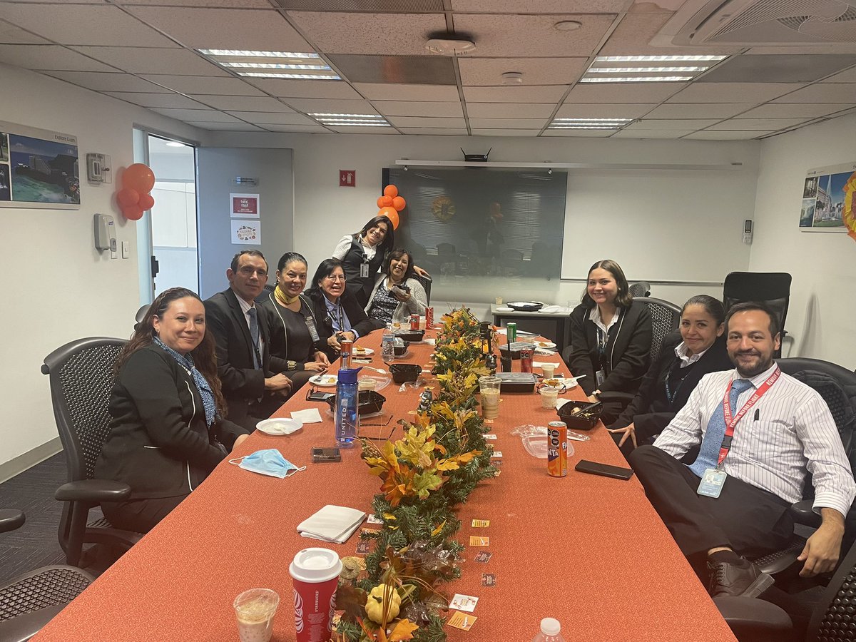 JoseDeGallardo's tweet photo. Happy Thanksgiving to all United family from MEX. Very thankful for the incredible work of MEX team. 
Hard work, positive attitude, safety commitment and friendly customer service delivery every year, all year. #WeAreUnited https://t.co/Igb5Js9h2E
