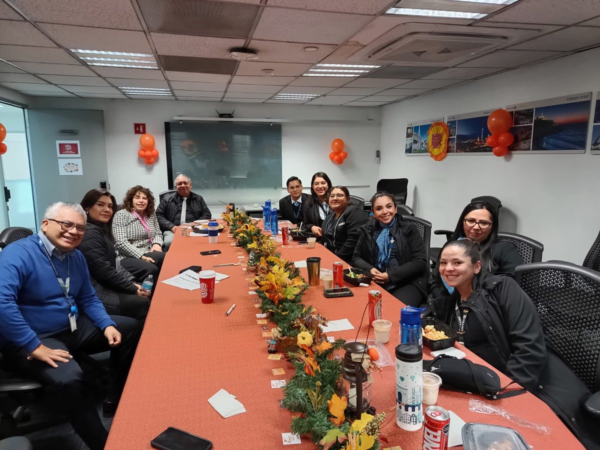 JoseDeGallardo's tweet photo. Happy Thanksgiving to all United family from MEX. Very thankful for the incredible work of MEX team. 
Hard work, positive attitude, safety commitment and friendly customer service delivery every year, all year. #WeAreUnited https://t.co/Igb5Js9h2E