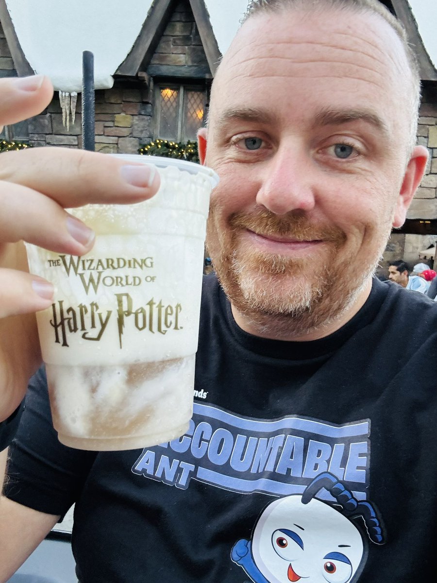justinlsmithwoo's tweet photo. Whatโs your NA bev gem??? Butterbeer from @UniversalORL is a must try, I preferred the frozen version!!! #accountableant #veefriends #beverage https://t.co/1enhHBOYvX