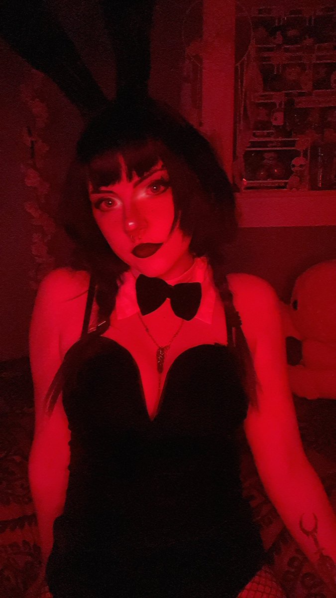 Liter4l_Trash's tweet photo. Come check out my playboy page for more exclusive content 🐰🖤

https://t.co/FUnshircZc

#playboy #playboybunny #cosplay #cosplayer #fyp #fypage #cosplayer https://t.co/xDEUIa7TYf