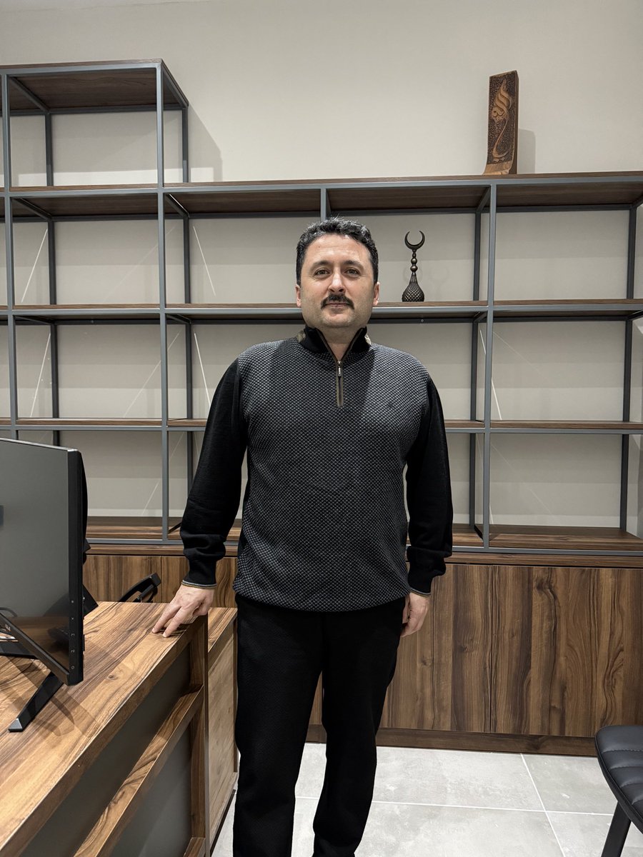 Rabbim bizleri, ahlak, erdem ve merhametin yolundan ayırmasın. Tüm dualarımızın kabul olması dileğiyle...#HayırlıCumalar