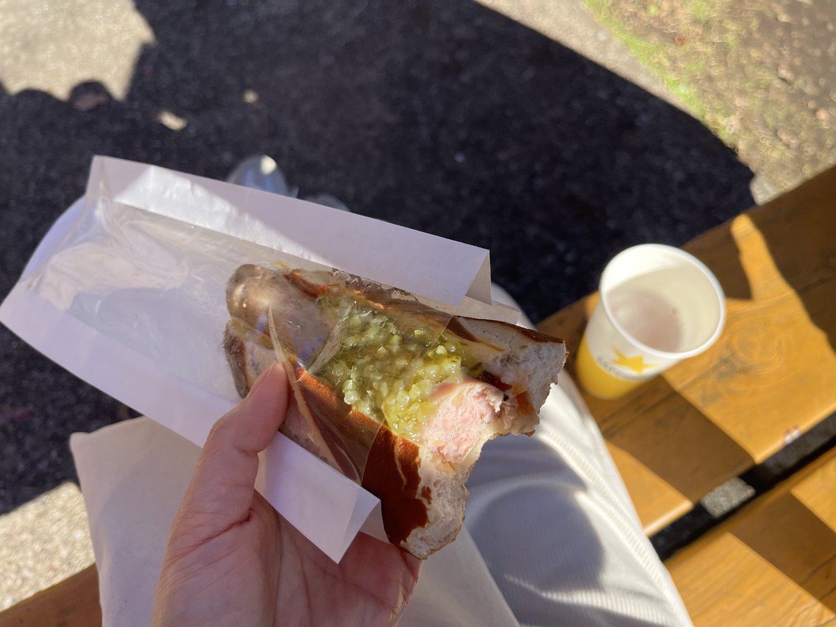 井の頭公園でケーニッヒのホットドッグを頬張る昼下がり、最高！
#武蔵野の暮らし