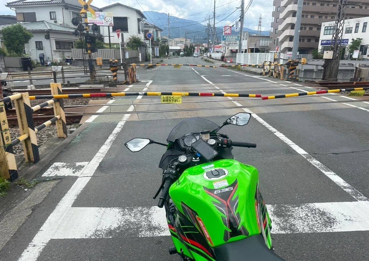 今日も楽しい一日でした!
でも自分のバイクにはもうブレーキオイルがありません
修理が必要だと思います
#バイクツーリング #バイク写真部 #バイク好きな人と繋がりたい #ロードバイク #バイク初心者 #バイクのある生活 #バレイヤージュ #バレンタイン #バレンタインネイル #バイク男子