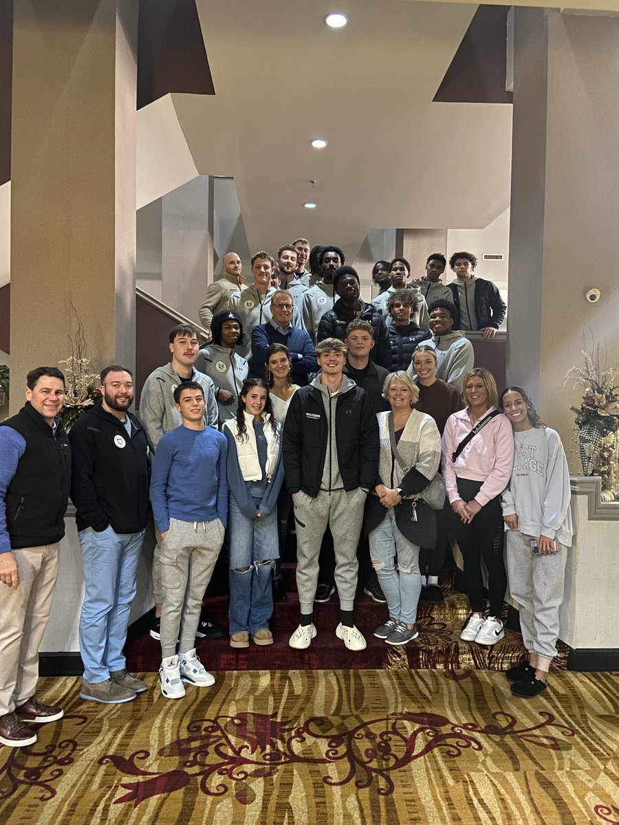 Happy Thanksgiving from ⁦<a href="/MastodonMBB/">Purdue Fort Wayne Mastodons Basketball</a>⁩ 

Had another wonderful Thanksgiving dinner with our extended basketball family! So grateful for so many generations of players &amp; families that have helped to make our program so special!