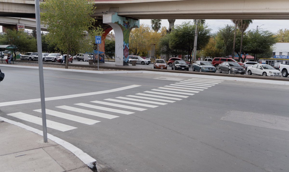 AdolfoSalazar_'s tweet photo. En gira por #Nogales, junto al Gobernador @AlfonsoDurazo, entregamos la obra de modernización de la Avenida Adolfo Ruíz Cortines, transformando la movilidad de esta importante vialidad.
#ObrasParaTi
#TierraDeOportunidades #compromisosfirmes https://t.co/EljeyDICVQ