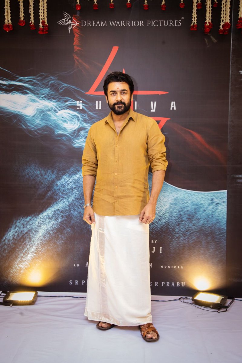 sekartweets's tweet photo. .@Suriya_offl sent a delicious cake (#HappyShooting) to the entire team of #Suriya45 although his scenes are yet to be shot. He was impressed with unity of the team and @RJ_Balaji ‘s humorous way of introducing his technicians and effortlessly extracting the work from them. Will be a different film for #Suriya 👌👍👍