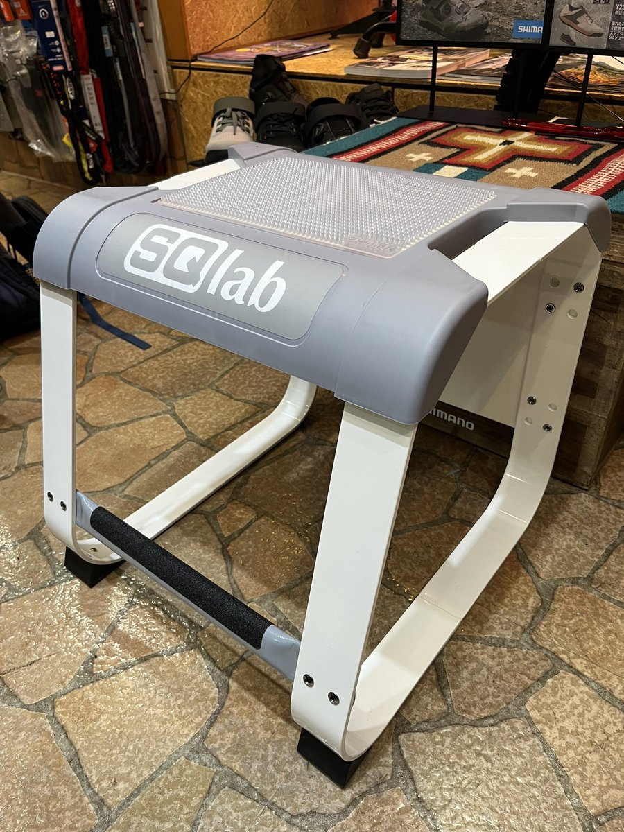 astbikes's tweet photo. 近頃好評の#サドル #sqlab 😍座面チェック用のチェアが届きました‼️泌尿器科の先生が監修でどなたにも心地よいバイクライフ👍#astbikes スタッフにお声掛け頂きぜひお試しください🙇#マウンテンバイク #クロスバイク #ロードバイク #シティサイクル #サイクリング #ツーリング #クリスマスプレゼント https://t.co/DRhc8u3kKC