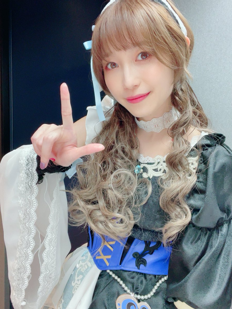 ErikoMatsui's tweet photo. 13周年おめでとうございます🎉🎉🎉

始まりからいたわけではないけれど、長い間奈緒ちゃんといて、本当にたくさんの思い出が作れて幸せ🌈
これからもたくさん思い出作っていきたいですね！引き続きプロデュースお願い致します！プロデューサーさんっ！ https://t.co/NzQhXV01qN
