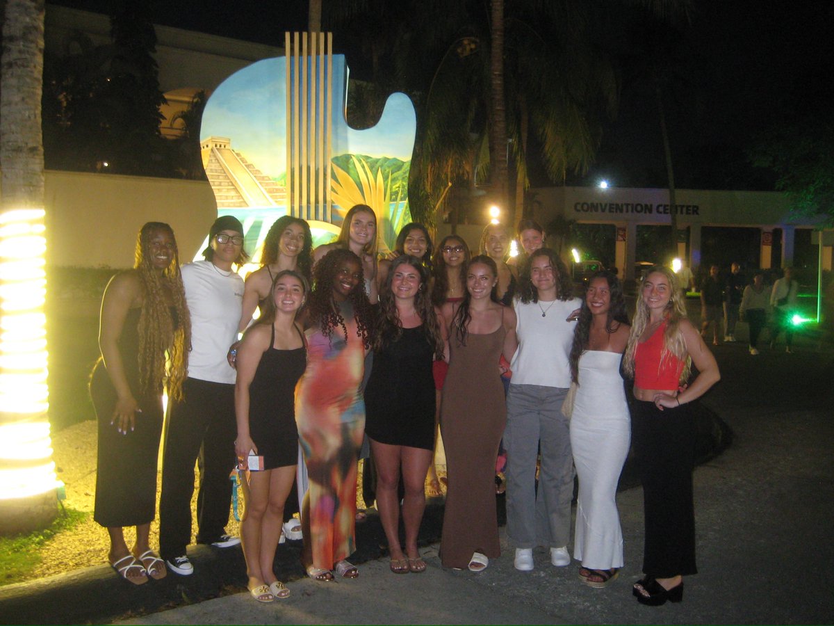 Happy Thanksgiving to all of our amazing MESA supporters! We are incredibly grateful for your generosity and unwavering support of <a href="/Aztec_MBB/">San Diego State Men's Basketball</a> &amp;  7-0 <a href="/Aztec_WBB/">San Diego State Women's Basketball</a>. Looking forward to making many more memories together this season! 🍁🏀🥧

#MESAFamily #Thankful #sdsuwbb #sdsumbb