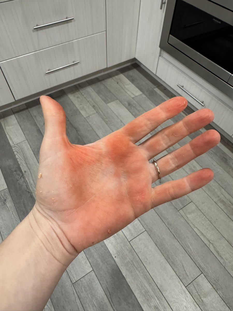 Amanda Dann tweet media