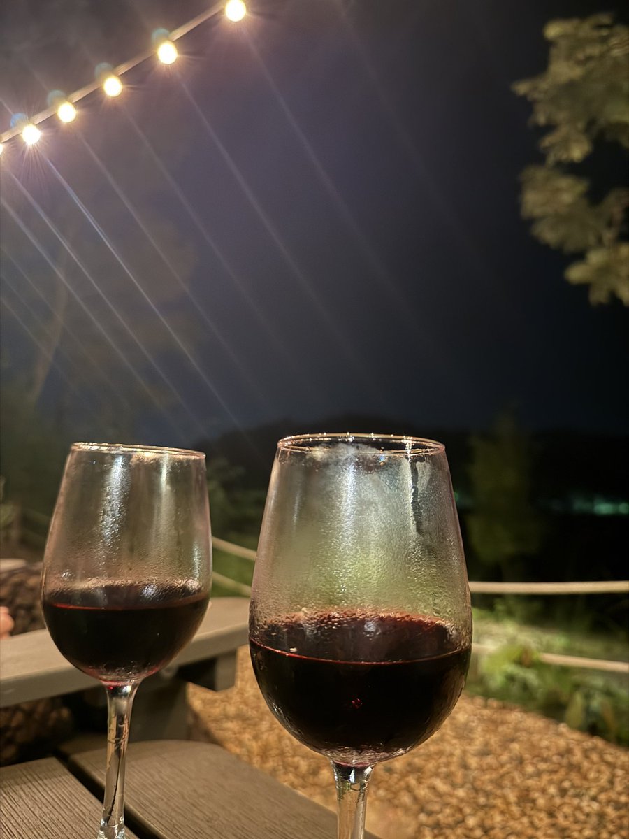 บรรยากาศ น่าหาคู่จิบเครื่องดื่ม ชิวๆ 

#คู่ไม่แลก #คู่นนทบุรี