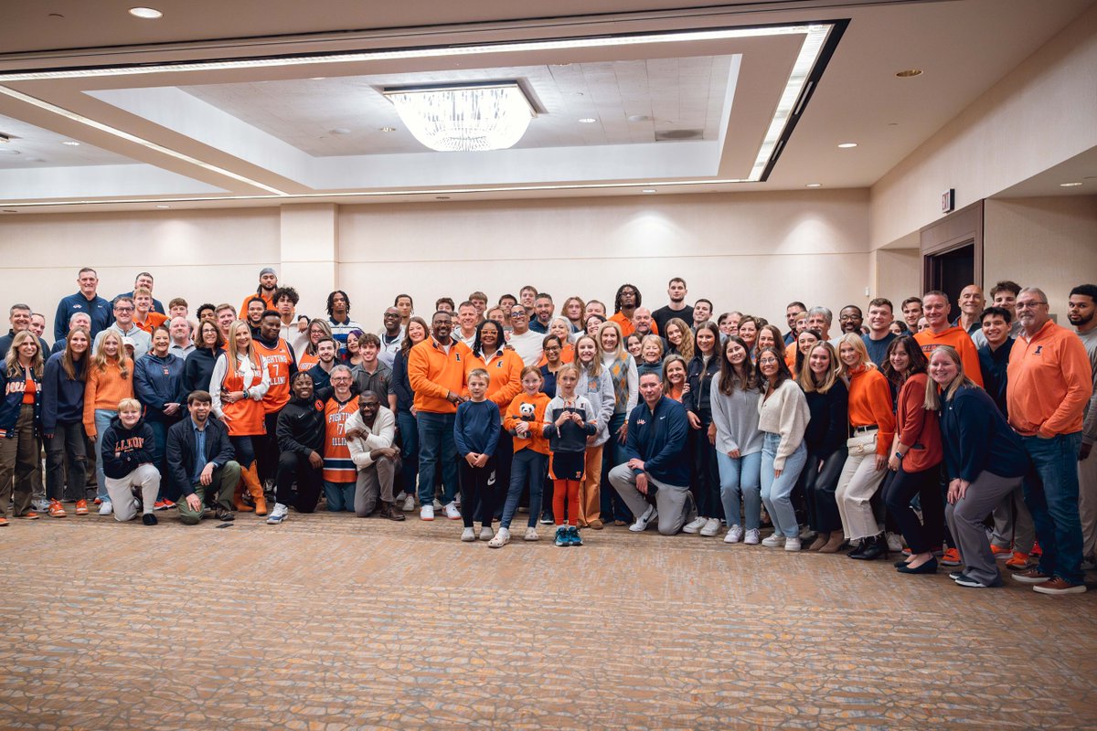 Happy Thanksgiving from Illini Men's Basketball!

#Illini | #HTTO | #EveryDayGuys