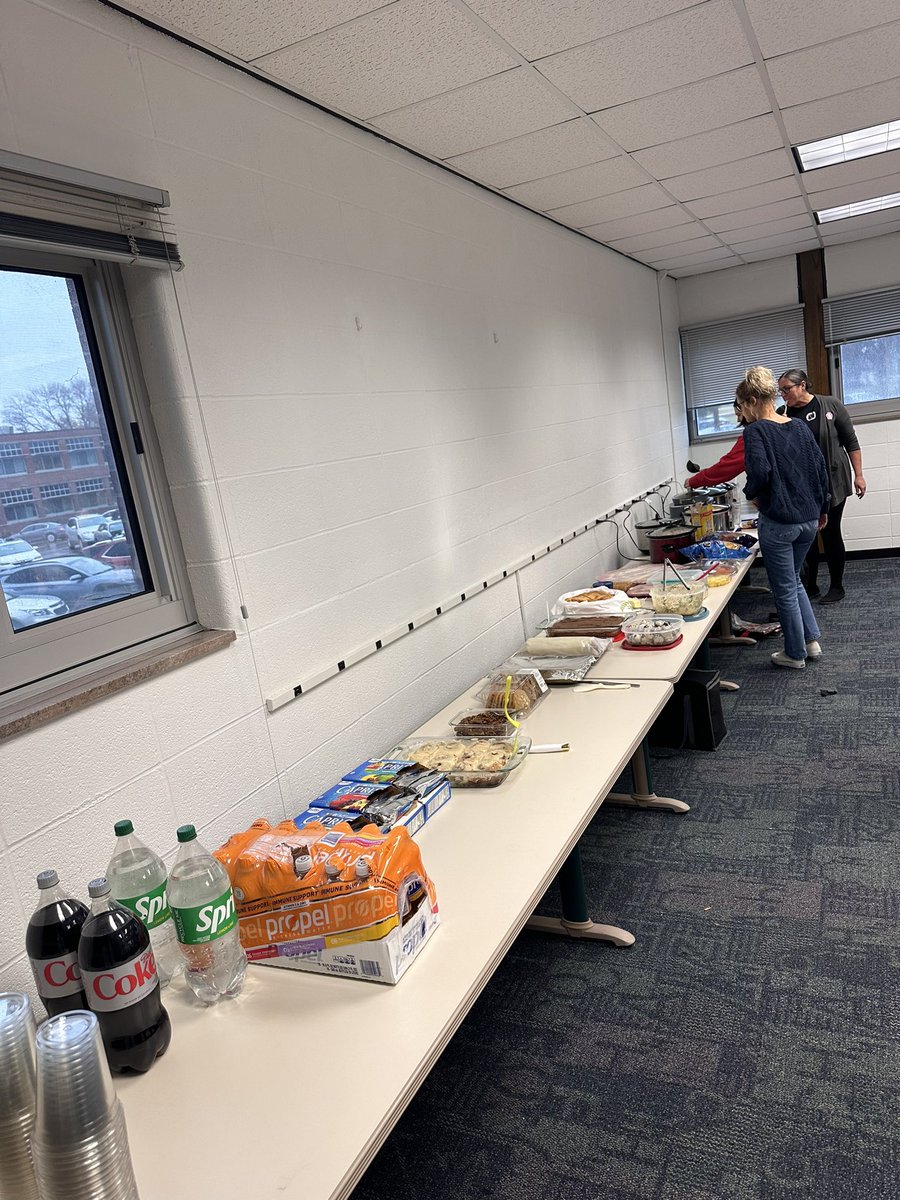 Grateful for good food, great friends, and the amazing school psychology community we have! 🍁🦃 Last week’s Friendsgiving was filled with laughter, support, and a lot of gratitude. Here's to the people who make this journey so much more meaningful!