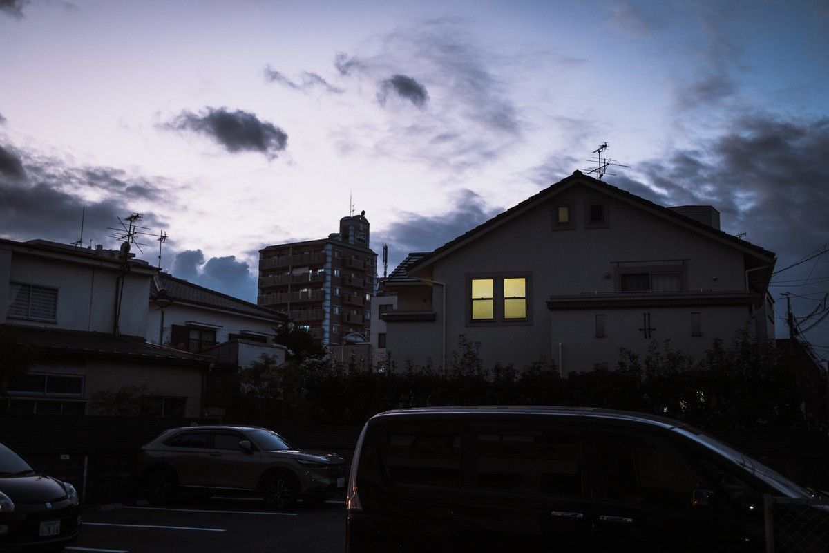 kitaq_style's tweet image. 11月の連載は「門司区 大里戸ノ上」。冬季の澄んだ空気や夕日がつくる影、街角の植物たちの写真を見ていると散歩したくなりますね。
北九州市在住の写真家、栗山喬さん@age_cox の連載企画「Go Around」
vol.23 門司区 大里戸ノ上 kitaq.style/go_around_023/