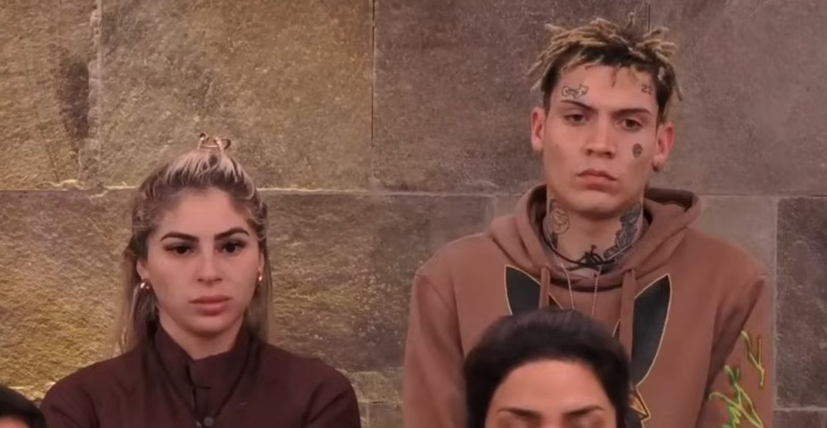 Le fueron a informar la expulsión a Anais, y se va con Marcianeke. Lamentable!!! Debieron expulsar a los otros 2 matones. #PalabraDeHonor