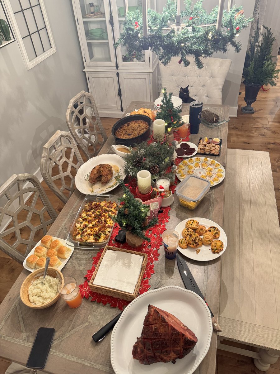 NightFoxx tweet media