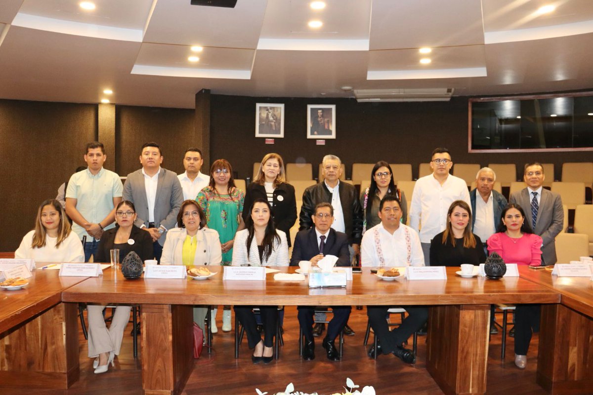 ASFE_OAXACA's tweet photo. La Auditora Superior del Estado, Sarahí Noriega Ricárdez; asistió a la Tercera Sesión Ordinaria del #CACEO, la cual este día, contó con la participación de los Consejeros de los distintos poderes del Estado y representantes municipales de las Ocho Regiones de la Entidad. https://t.co/xx5tKnLYTj