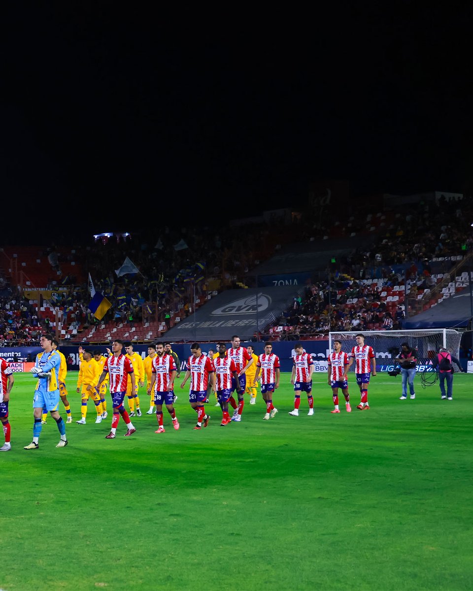 LigaBBVAMX's tweet image. #NuestraFiesta! 🥳

ENTRADÓN en el Alfonso Lastras. 🙌Gran respuesta de los potosinos. Y sí, también de los seguidores universitarios. 🔝

#Apertura2024 ⚽️ #FaseFinal