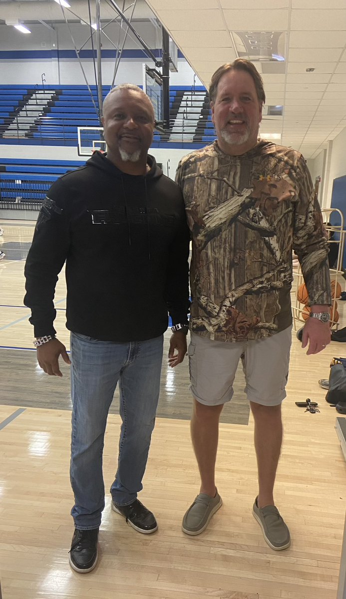 ModelHoops's tweet photo. A 31 year tradition continued today at Woodard Gymnasium. 40 men in the gym, playing with each other again. Some played, some watched, all are still blue devils @ModelHSAthletic @ModelHighDevils @CoachMiltTravis https://t.co/KiHdvNnR0x