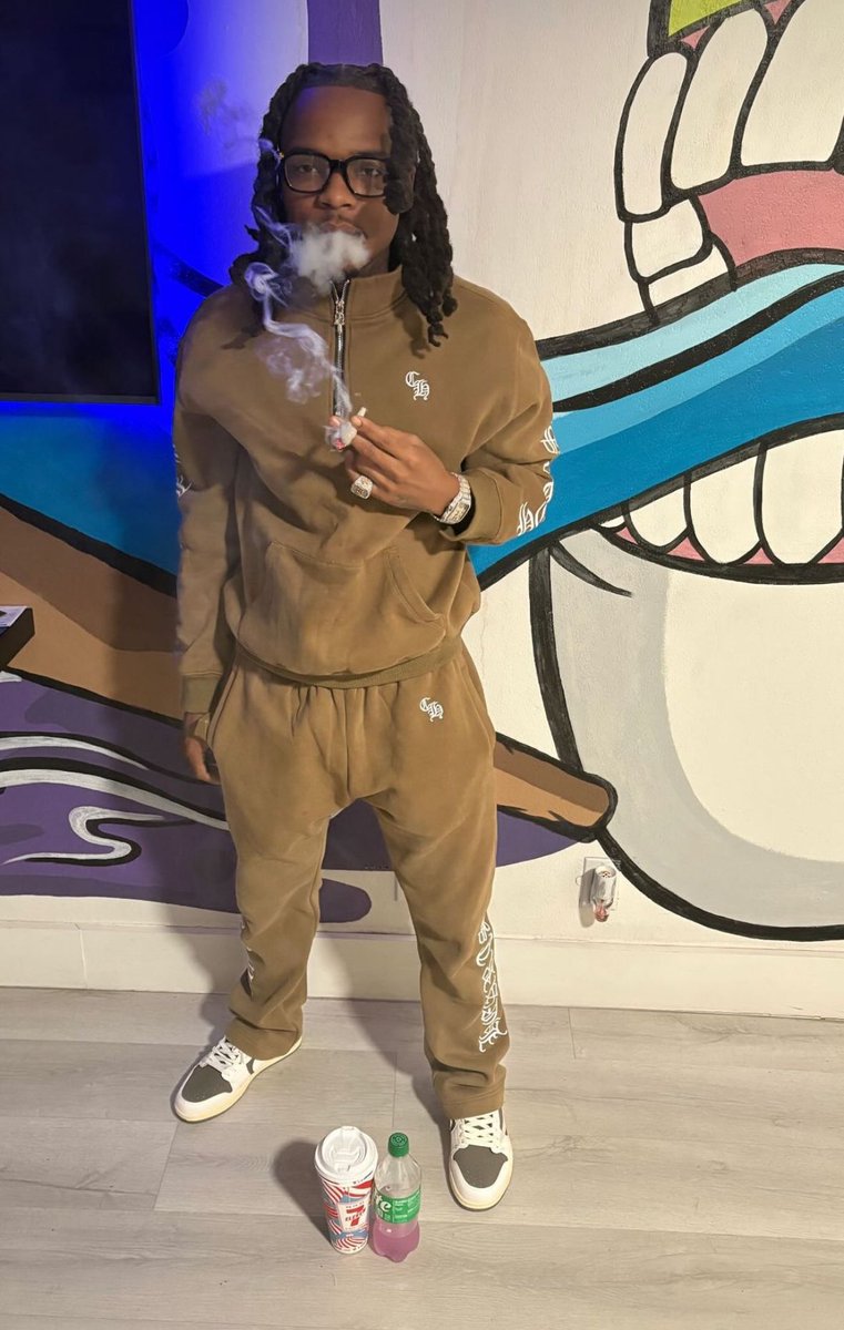My twin my brother 4L solid nigga never switched or changed on me been down since day 1 free the mafia 🖤💯🚀 <a href="/FreeBandFive_/">Fivio Montana</a>