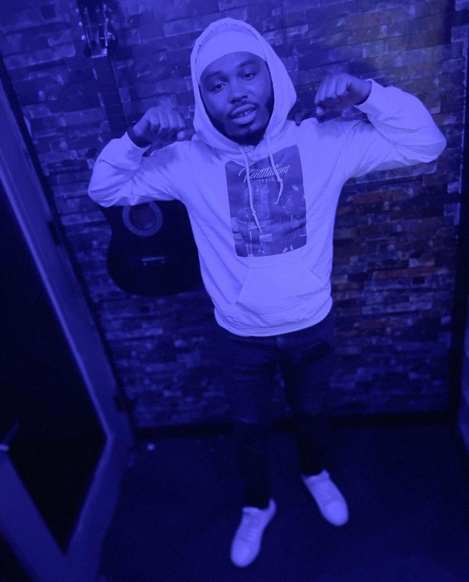 southsidelyrik's tweet photo. I had to take a moment of silence for the sake of NOV. 27TH 2020 being a special date in history for my music career💫📖🫡🤲🏽. Celebrating the 4-Year Anniversary of my VERY FIRST Album, #Ventilations 💿🔥🔥🔥🔥🔥🔥🔥🫀🤯❤️‍🩹🖤 MY BABY😭💪🏽 MY FIRST BORN IN ART FORM😭💪🏽🫶🏽🎵💿 https://t.co/w5fmk46Hg6