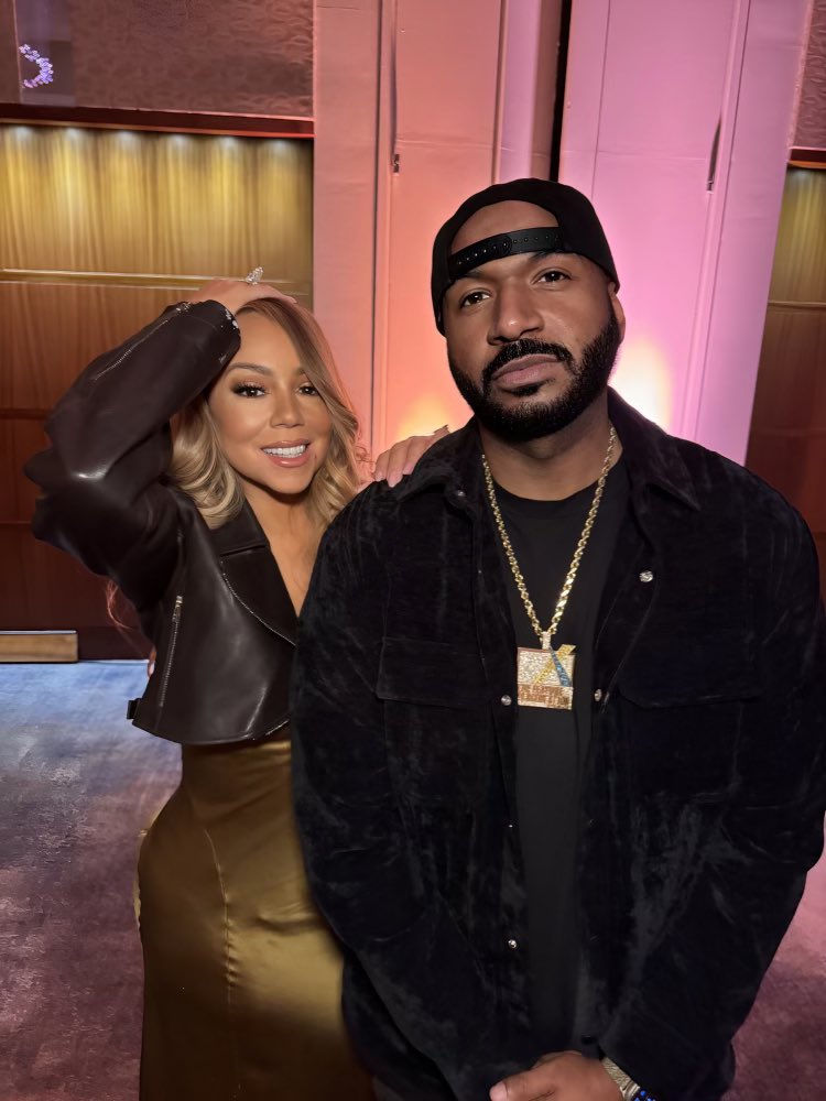 DJSUSSONE's tweet image. A successful thanksgiving night with my family @mariahcarey and team. Happy Thanksgiving. 🦃🦋