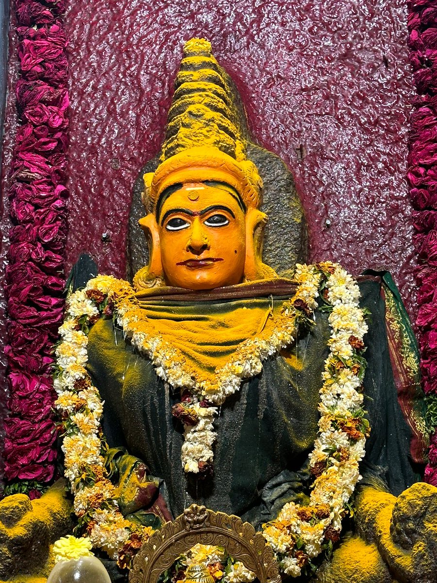 HiWarangal's tweet photo. #PadmakshiAmmavaru ⛩️🙇🏻♂️🌺🙏
#CulturalHeritage #Orugallu
#29Nov24 #WarangalTemples
#Telangana 🇮🇳 https://t.co/ednqGXN7fN