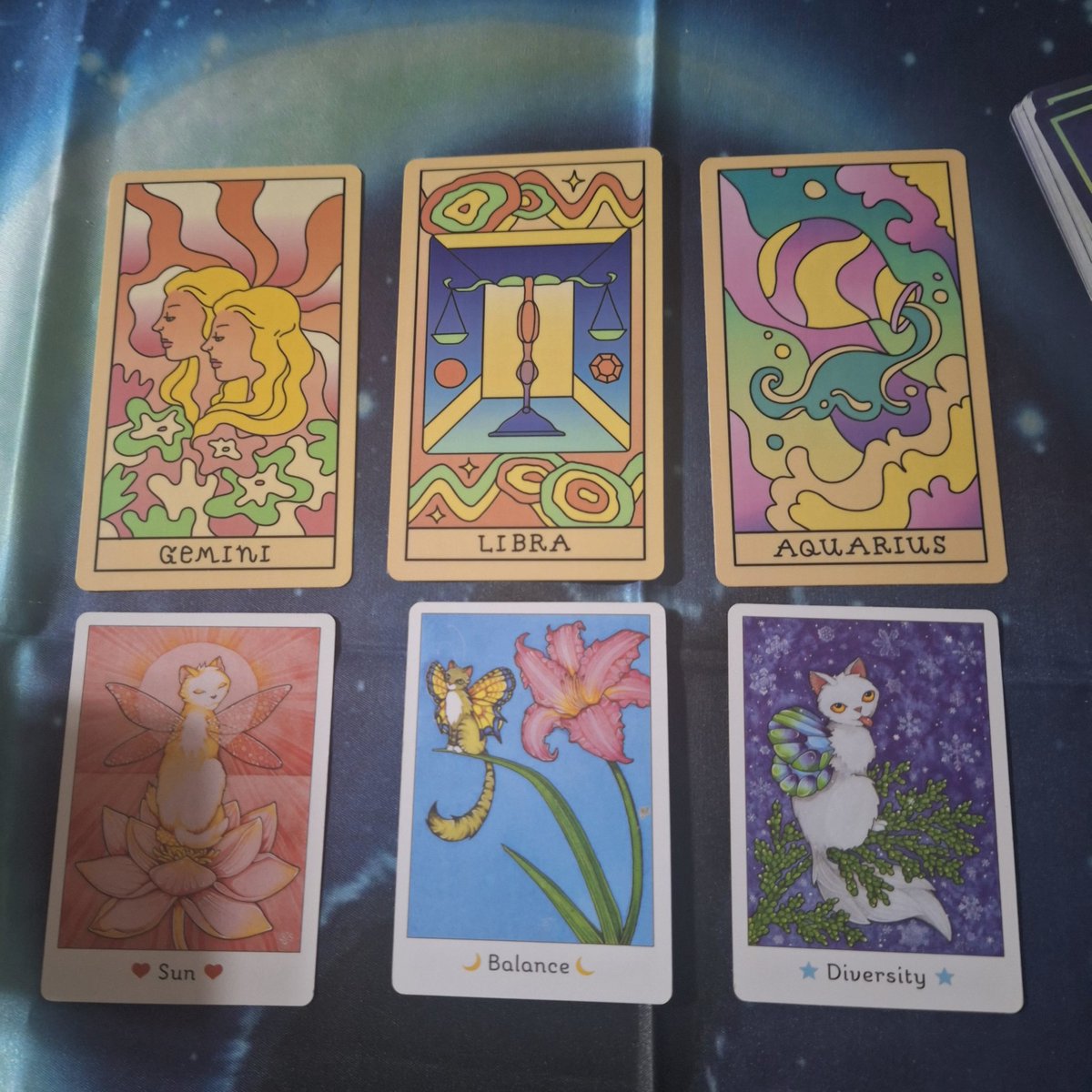 PHOEN1XDRAGON's tweet photo. ☯ 29 KASIM GÜNLÜK İşaret Mesajları Tek Kart Tarot Gündemi

¡Etkileşim Verenlere niyetlendim!

𖤓 Güneş | ⅍ Yükselen  | ☽ Ay 

➣Günün Enerjisi Burçların altında yazmaktadır.
(Sistem yeniden yerine oturana kadar foto paylaşımlı olacak)

🜂ATEŞ ELEMENTİ
♈︎ Koç
ꄗ Seyehat/Hareketli bir gün 

♌︎ Aslan
ꄗ Müzik ve Sanat konuları

♐︎ Yay
ꄗ Şefkat enerjisinin yoğunlu

🜃TOPRAK ELEMENTİ 
♉︎ Boğa
ꄗ Büyüme ve gelişme 

♍︎ Başak
ꄗ Kış temaları/Enerjisi 

♑︎ Oğlak 
ꄗ Hayaller ve idealler 

🜁HAVA ELEMENTİ 
♊︎ İkizler 
ꄗ Aydınlanma ve İyi Enerji

♎︎ Terazi
ꄗ Dengede durma isteği

♒︎ Kova
ꄗ Farklı açılardan hayatı görmek

🜄SU ELEMENTİ 
♋︎ Yengeç
ꄗ Bolluk ve Bereket 

♏︎ Akrep
ꄗ Duaların ve Niyetler 

♓︎ Balık
ꄗ Dinlenmeye geçme isteği

☆ Dileyen arkadaşlar benden özel danışmanlık hizmeti alabilirler. Yapmaları gereken tek şey benimle iletişime geçmeleri olacak

#tarot #oracle #kehanet #rune #astroloji  #burçlar #zodyak #signs #motivasyon  #günlükmotivasyon  #koç #boğa #ikizler #yengeç #aslan #başak #terazi #akrep #yay #oğlak #kova #balık #PhoenixDragon #PhoenixDragonTarot 
#TarotZilla #keşfet #kesfet