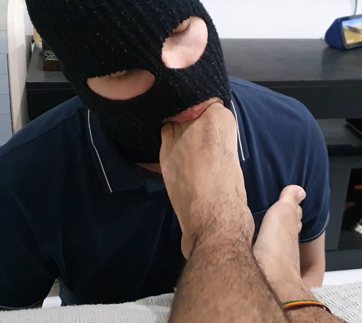 SubBR (@subspbr) on Twitter photo Venerando os pezões incríveis e perfeitos de um dos meus primeiros mestres, um dos melhores que já servi. Recomendo a todos o <a href="/DomWLSp/">👑 Dom WL | 3.5K 👑</a>! Um mestre perfeito! Um verdadeiro deus! Venerando os pezões incríveis e perfeitos de um dos meus primeiros mestres, um dos melhores que já servi. Recomendo a todos o <a href="/DomWLSp/">👑 Dom WL | 3.5K 👑</a>! Um mestre perfeito! Um verdadeiro deus!