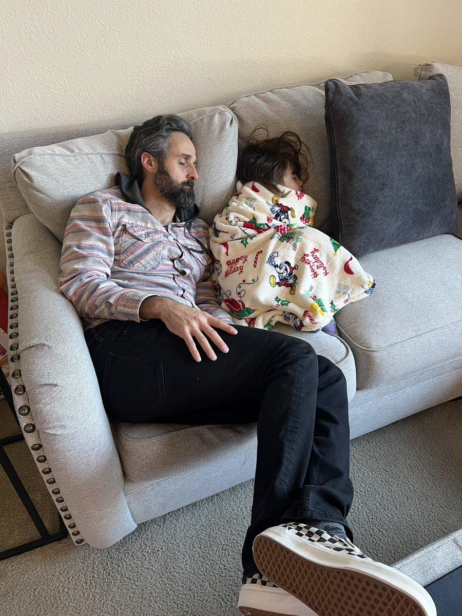 jessicahedits's tweet photo. Grateful for these sleepyheads.
Grateful the Broncos didn’t play today lol.
Lots of love to you all ❤️ https://t.co/rnbQfMsjea