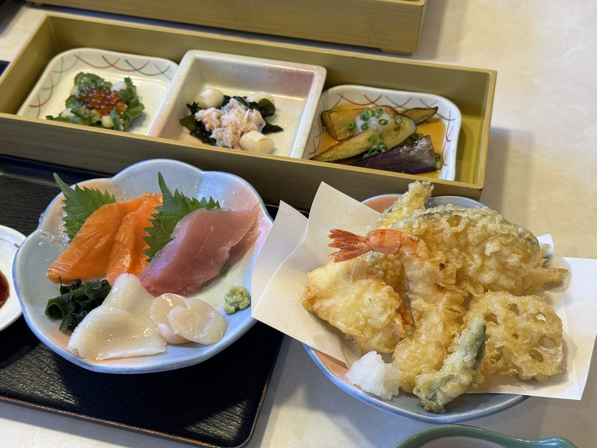 nirecom's tweet photo. 花屋与兵衛で誕生日クーポンで頼みまくりました
Ordered lots of Japanese dishes in the restaurant with my birthday coupon https://t.co/mUdYpjMb1E