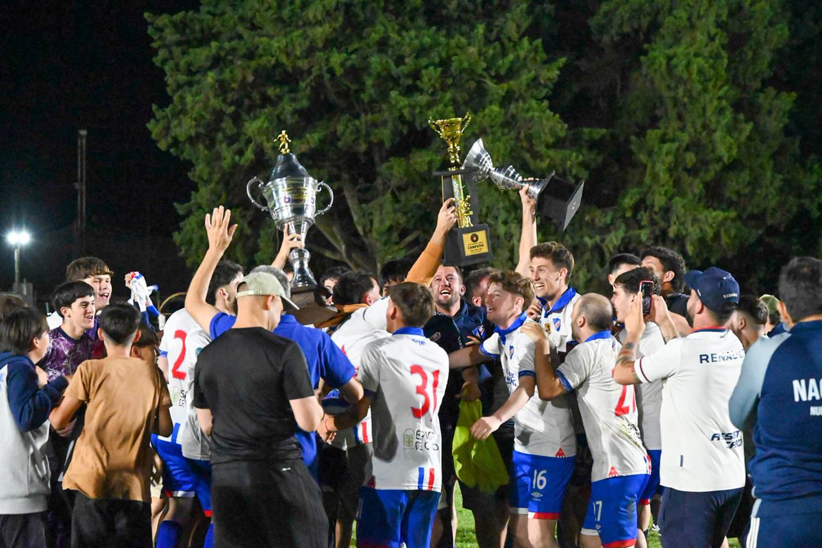 Se terminó la temporada 2024 con todos los objetivos cumplidos 

Copa OFI A 2025 ✅
Copa AUF Uruguay 2025 ✅
Liga Mayor 2024 ✅
Apertura ✅
Clausura ✅
Anual ✅
Liga Helvética ✅
Copa de los tres años de la Liga ✅

Ufff… estoy cansado jefe 🥱

Somos los mejores somos 🔵⚪️🔴