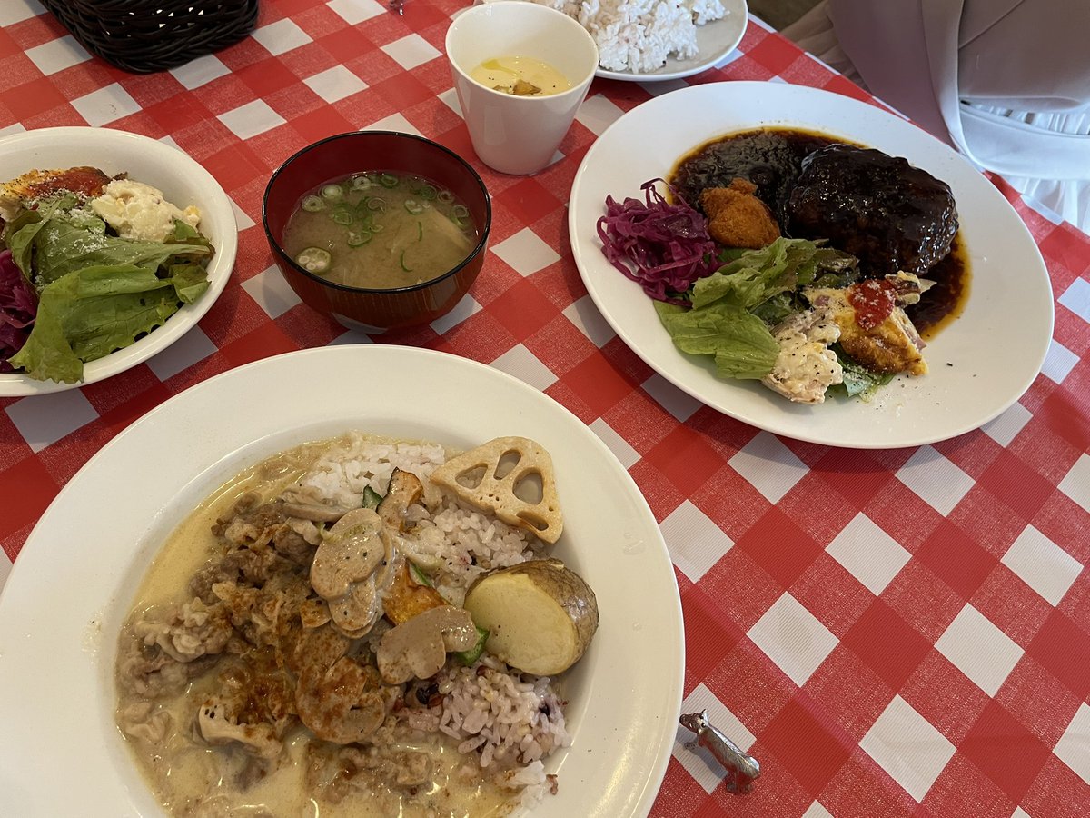 na930yukimi's tweet image. 最近のランチ💖
1. #グラッチェグラッチェ
とにかく旨い！ガッツリ、コスパ💯
2. #greasers co. hamburger &amp;amp; barber 
本格的なハンバーガー🍔
3. #山﨑
二人共好みじゃなかった…リピ🙅‍♂️
4. #カフェ レストマーズ
デカ盛りメニューがあるチキンカツ推しのお店🥩