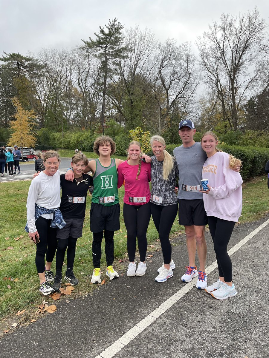 CeliaHulst's tweet photo. Happy Thanksgiving! I’m so thankful for God, family, friends, and soccer! 5 mile Turkey trot today with my fam. https://t.co/t77GG8RuTt